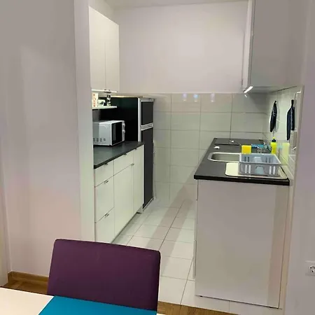 Apartment Close To Center Big Terrace Tram Garage Parking Place Fast Wifi Super King Size Bed Grocery 1min