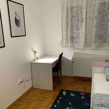Close To Center Big Terrace Tram Garage Parking Place Fast Wifi Super King Size Bed Grocery 1min Apartment
