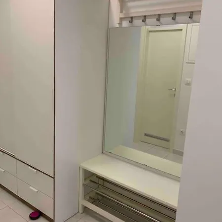 Close To Center Big Terrace Tram Garage Parking Place Fast Wifi Super King Size Bed Grocery 1min *