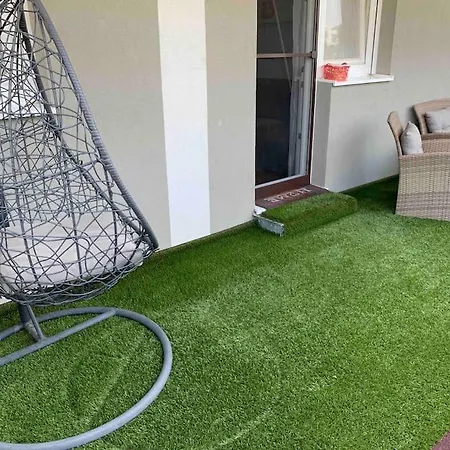 Close To Center Big Terrace Tram Garage Parking Place Fast Wifi Super King Size Bed Grocery 1min Apartment *